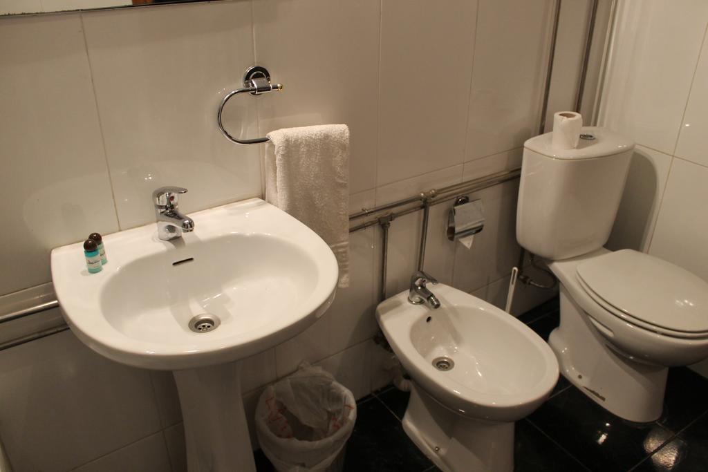 Hostel Avenida โกอิมบรา ภายนอก รูปภาพ
