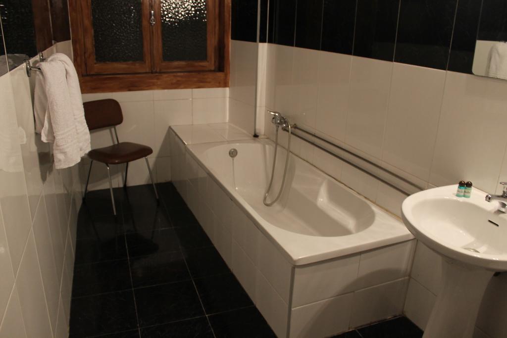 Hostel Avenida โกอิมบรา ภายนอก รูปภาพ
