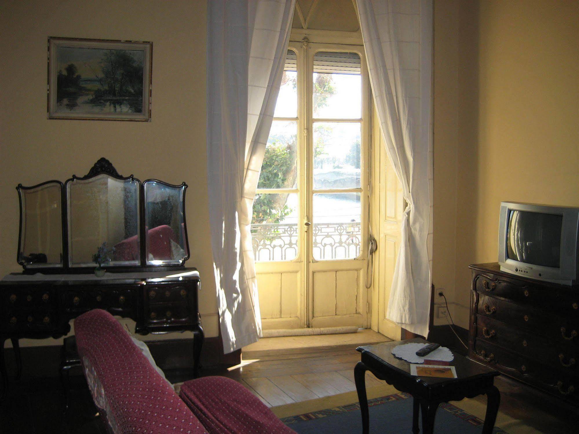 Hostel Avenida โกอิมบรา ภายนอก รูปภาพ