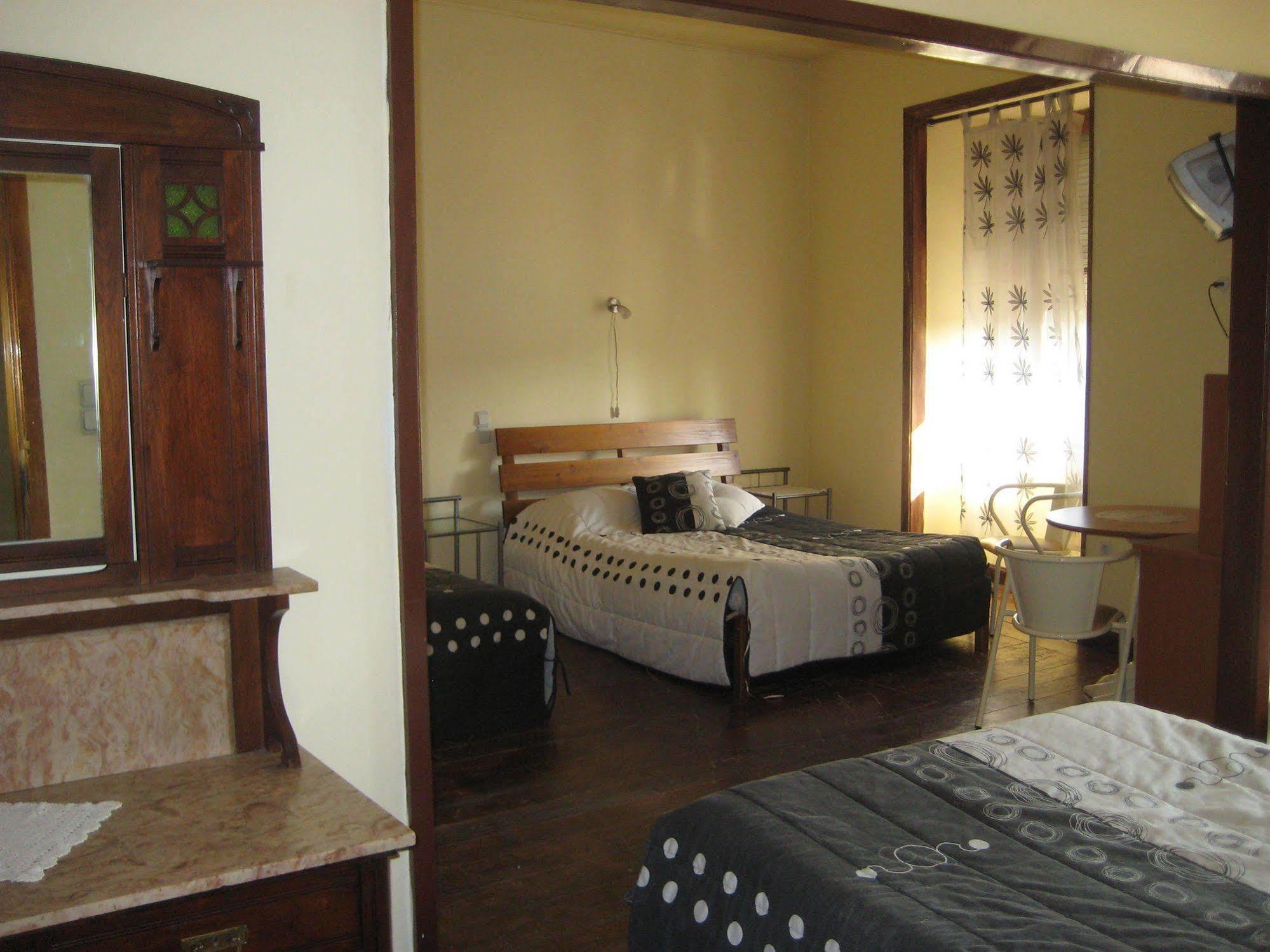 Hostel Avenida โกอิมบรา ภายนอก รูปภาพ