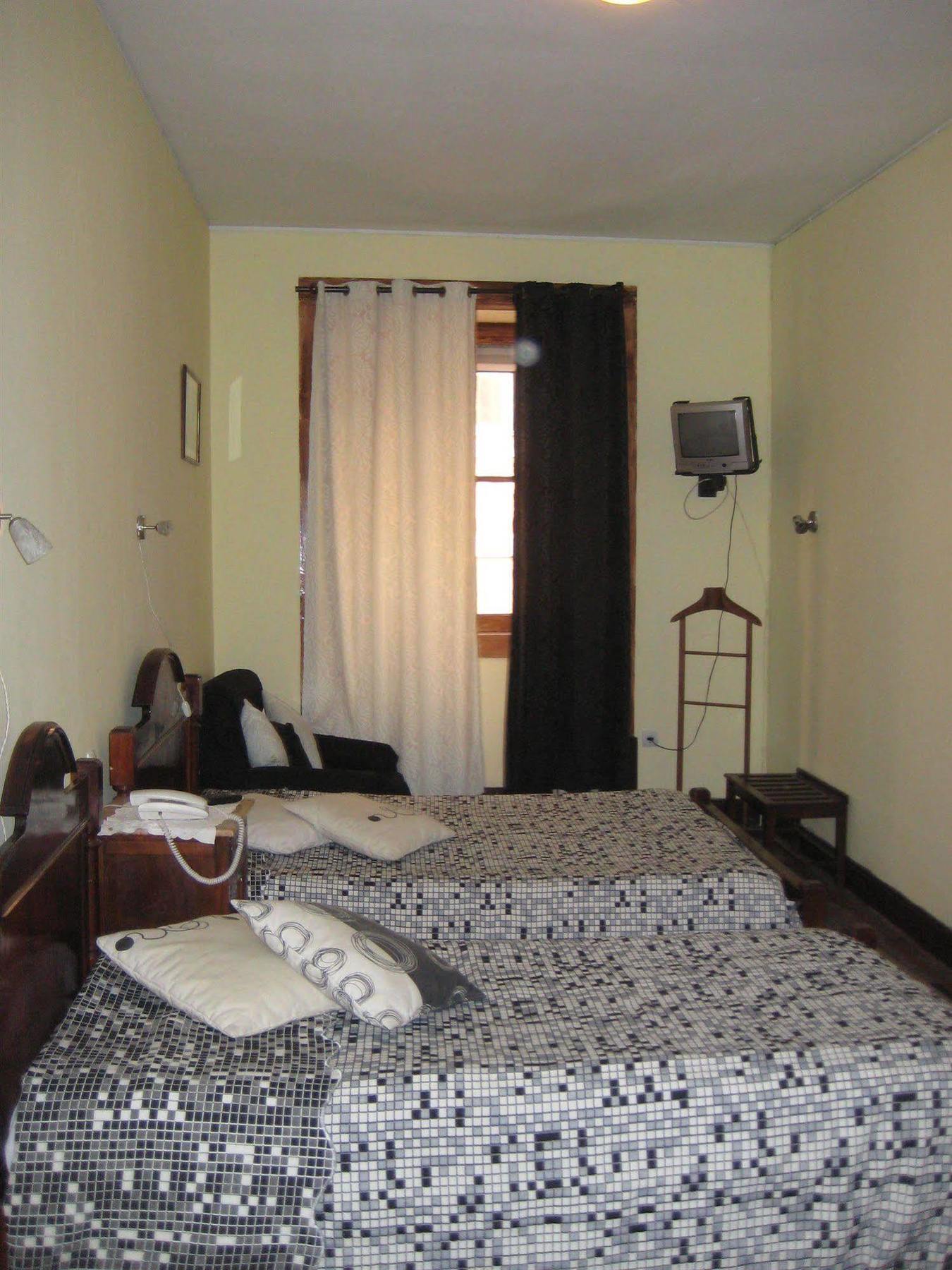Hostel Avenida โกอิมบรา ภายนอก รูปภาพ