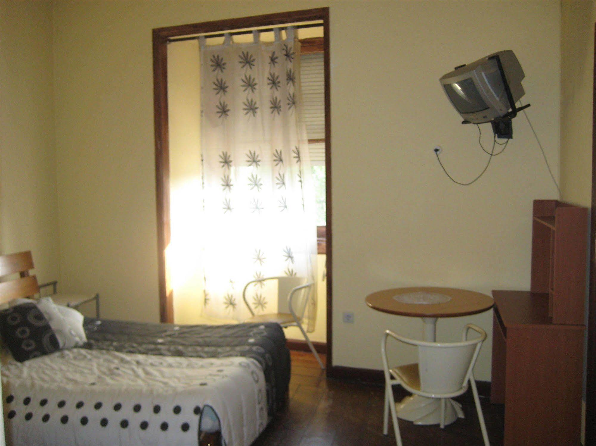 Hostel Avenida โกอิมบรา ภายนอก รูปภาพ