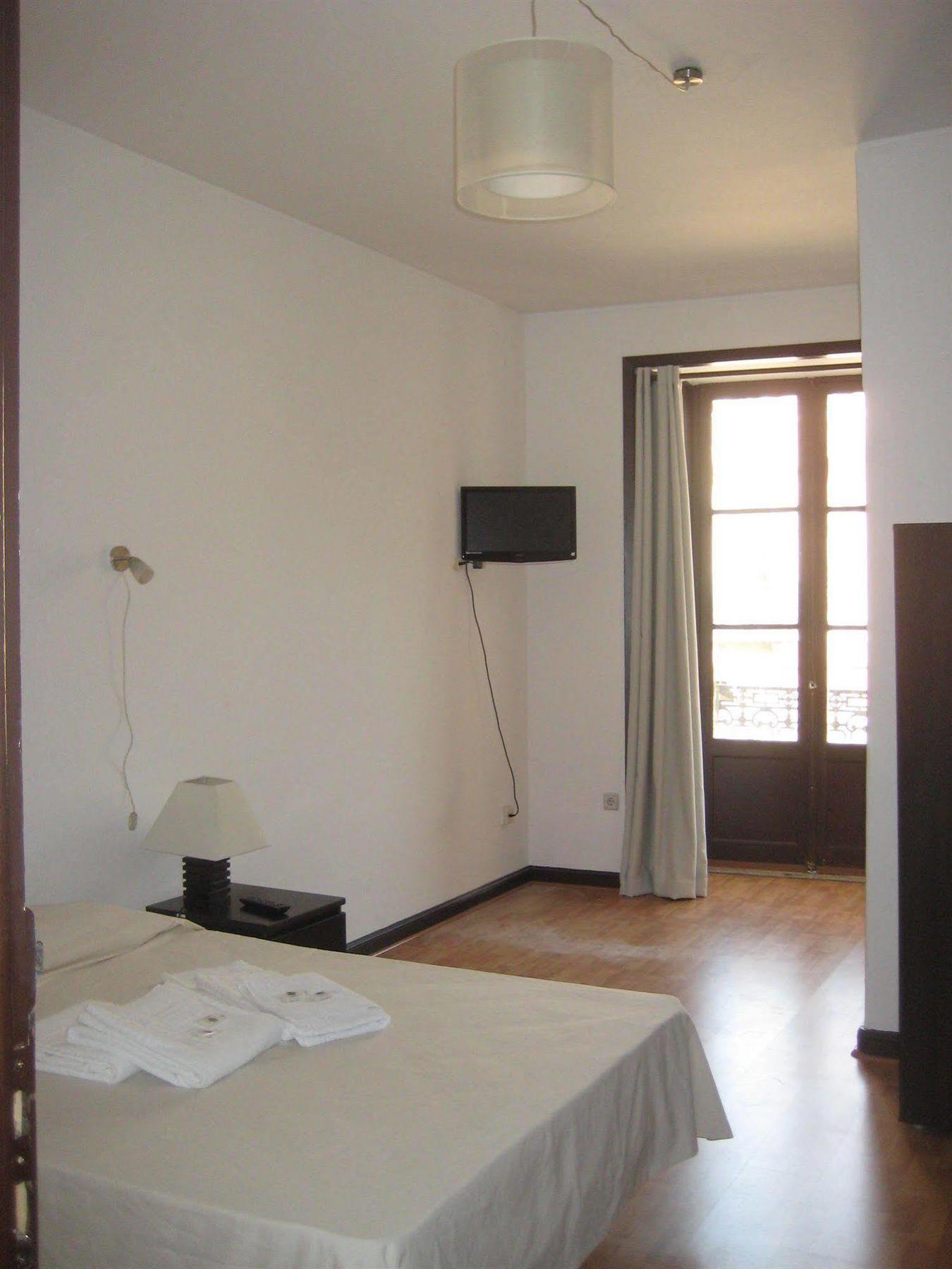 Hostel Avenida โกอิมบรา ภายนอก รูปภาพ