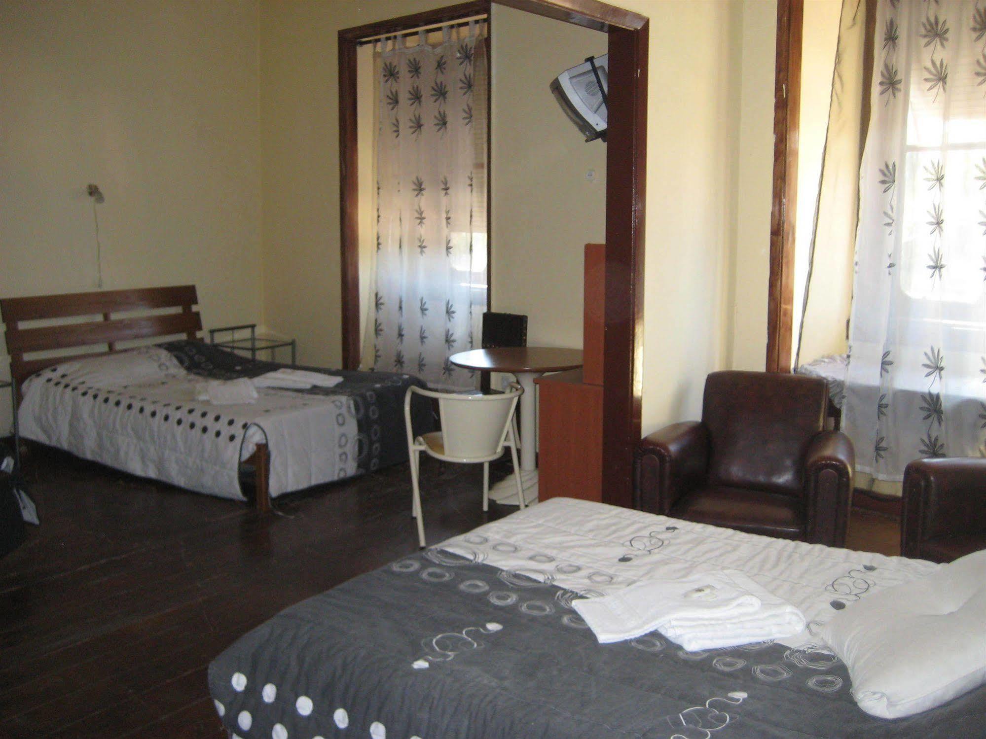 Hostel Avenida โกอิมบรา ภายนอก รูปภาพ