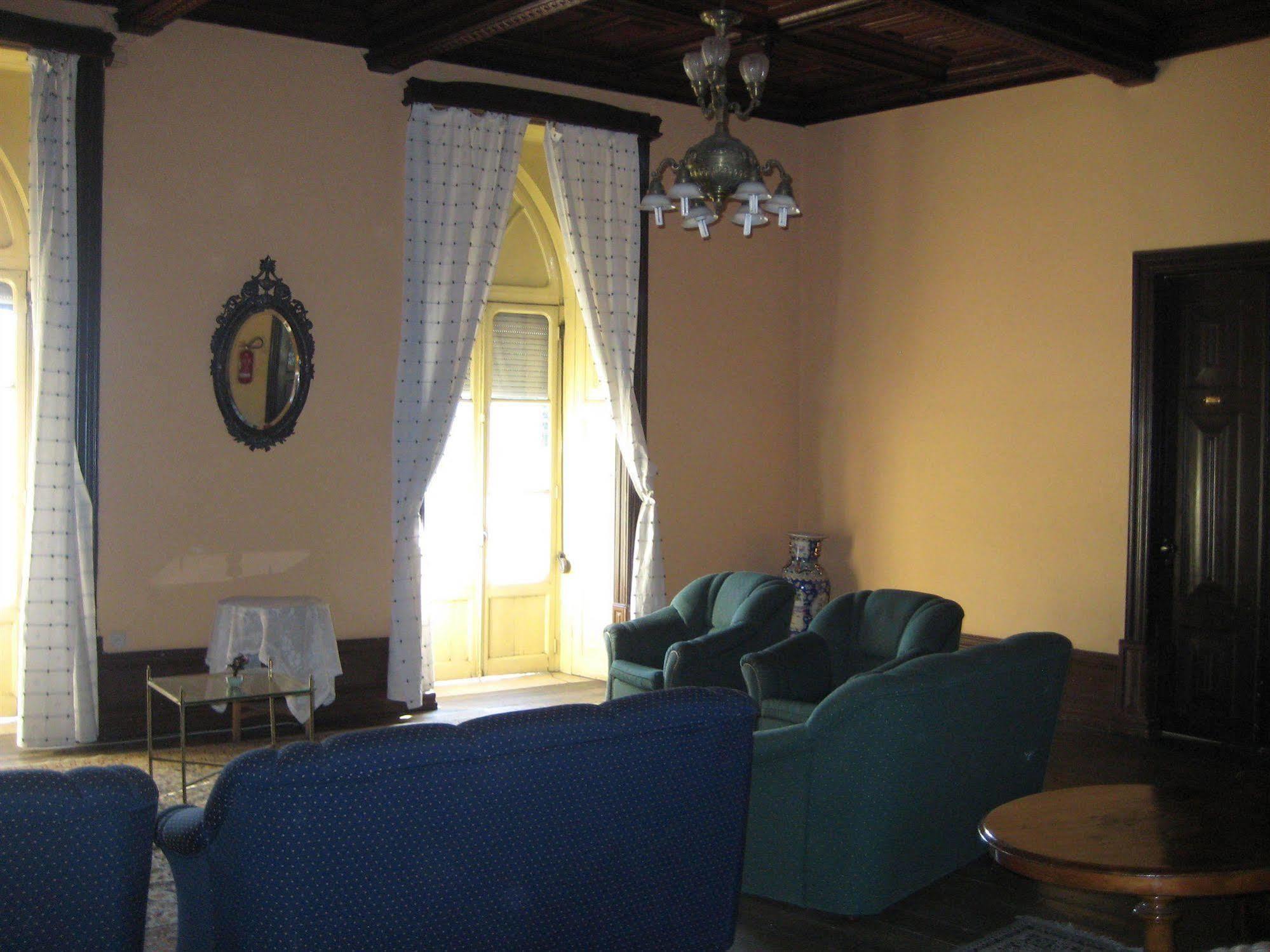 Hostel Avenida โกอิมบรา ภายนอก รูปภาพ